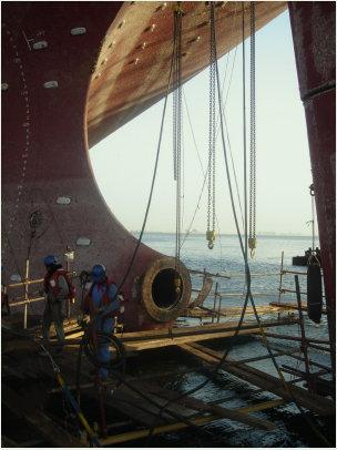 造船廠發(fā)動(dòng)機(jī)與齒輪箱安裝、測(cè)量及定期維護(hù)方法